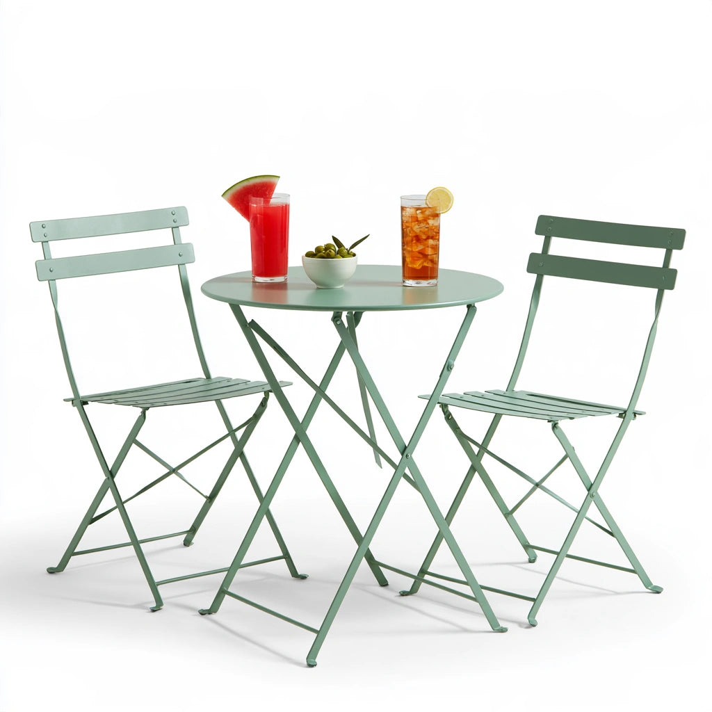 Ensemble bistrot table et chaises aux lignes épurées, coloris vert sauge